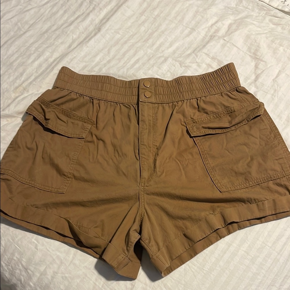 Abercrombie & Fitch Tan Women's Cargo Shorts